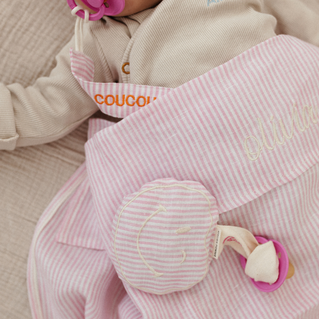 PACIFIER CLOTH - POMME - LOVELY LINEN PINKY PROMISE