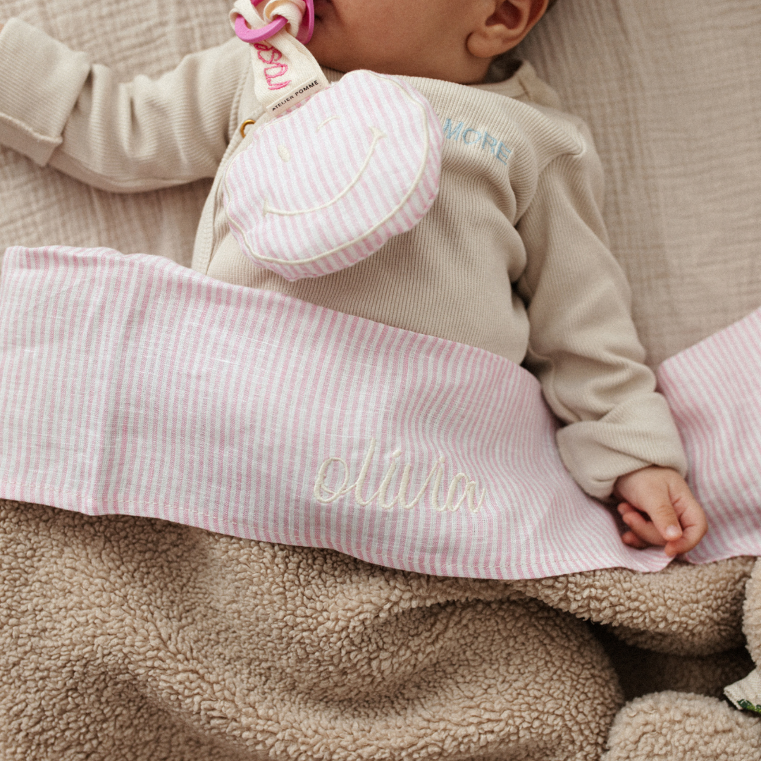 PACIFIER CLOTH - POMME - LOVELY LINEN PINKY PROMISE