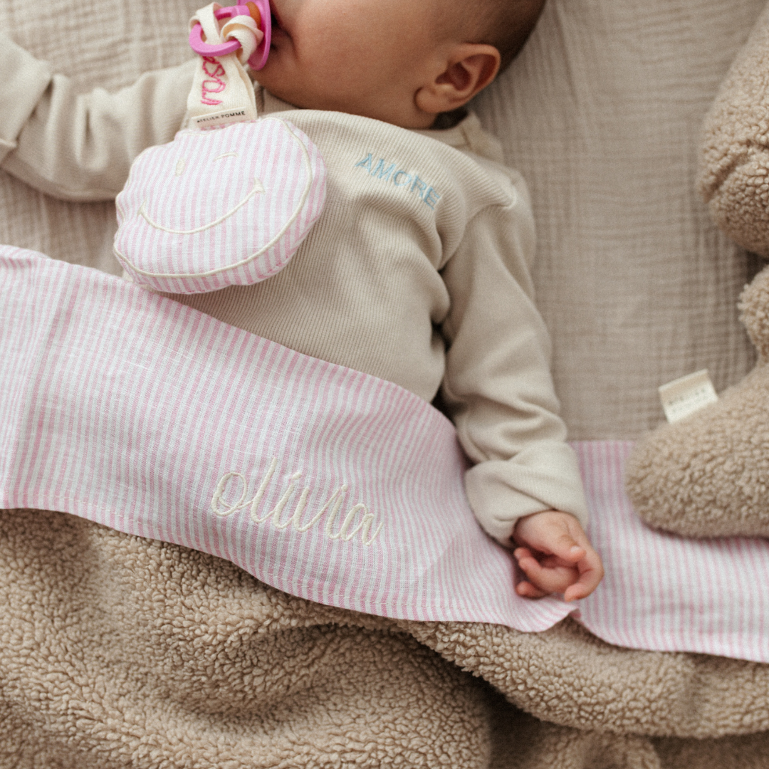 PACIFIER CLOTH - POMME - LOVELY LINEN PINKY PROMISE