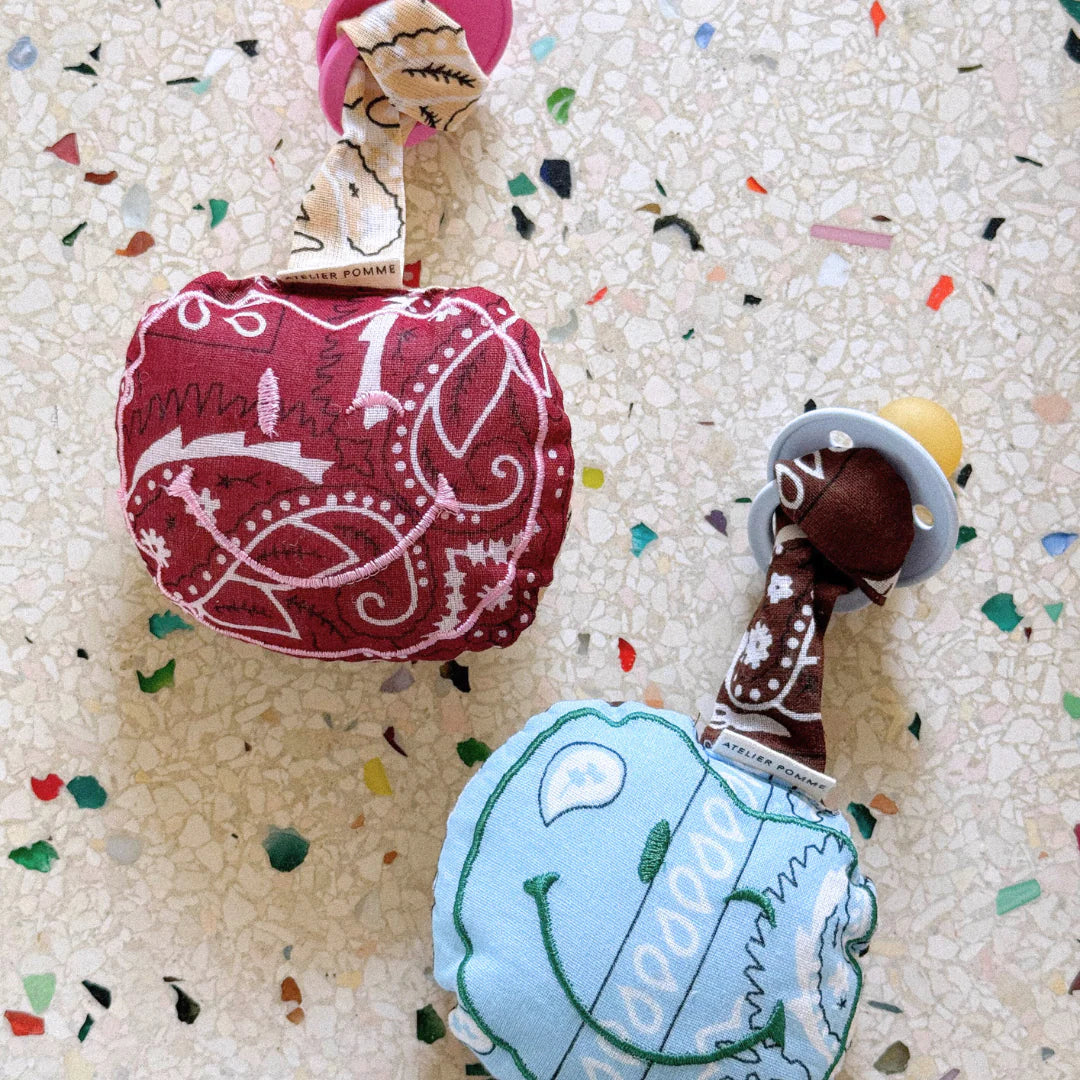 PACIFIER CLOTH POMME | BANDANA BURGUNDY BOO