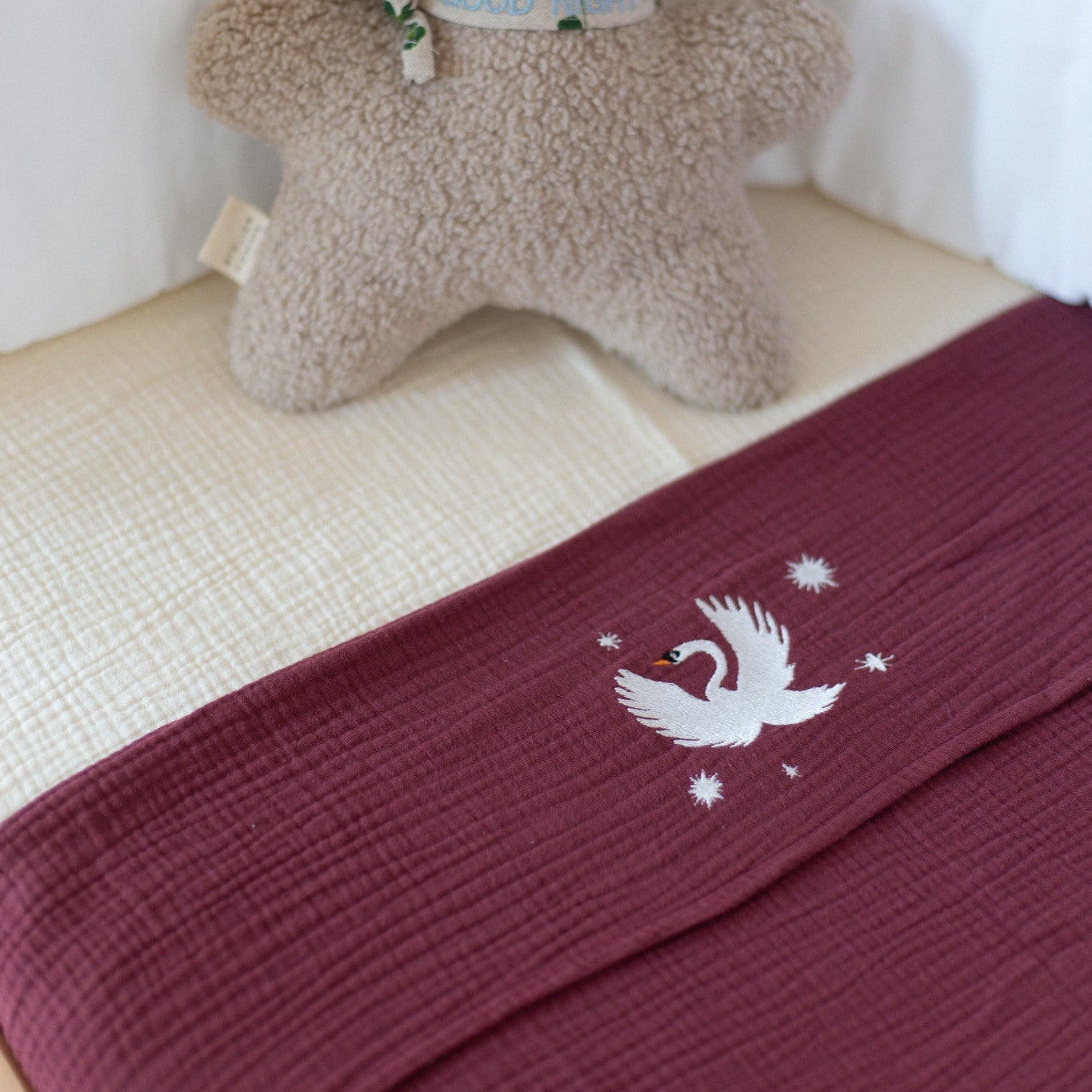 FLAT SHEET CRIB | BURGUNDY BOO