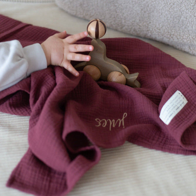HUGE TOWEL | BURGUNDY BOO