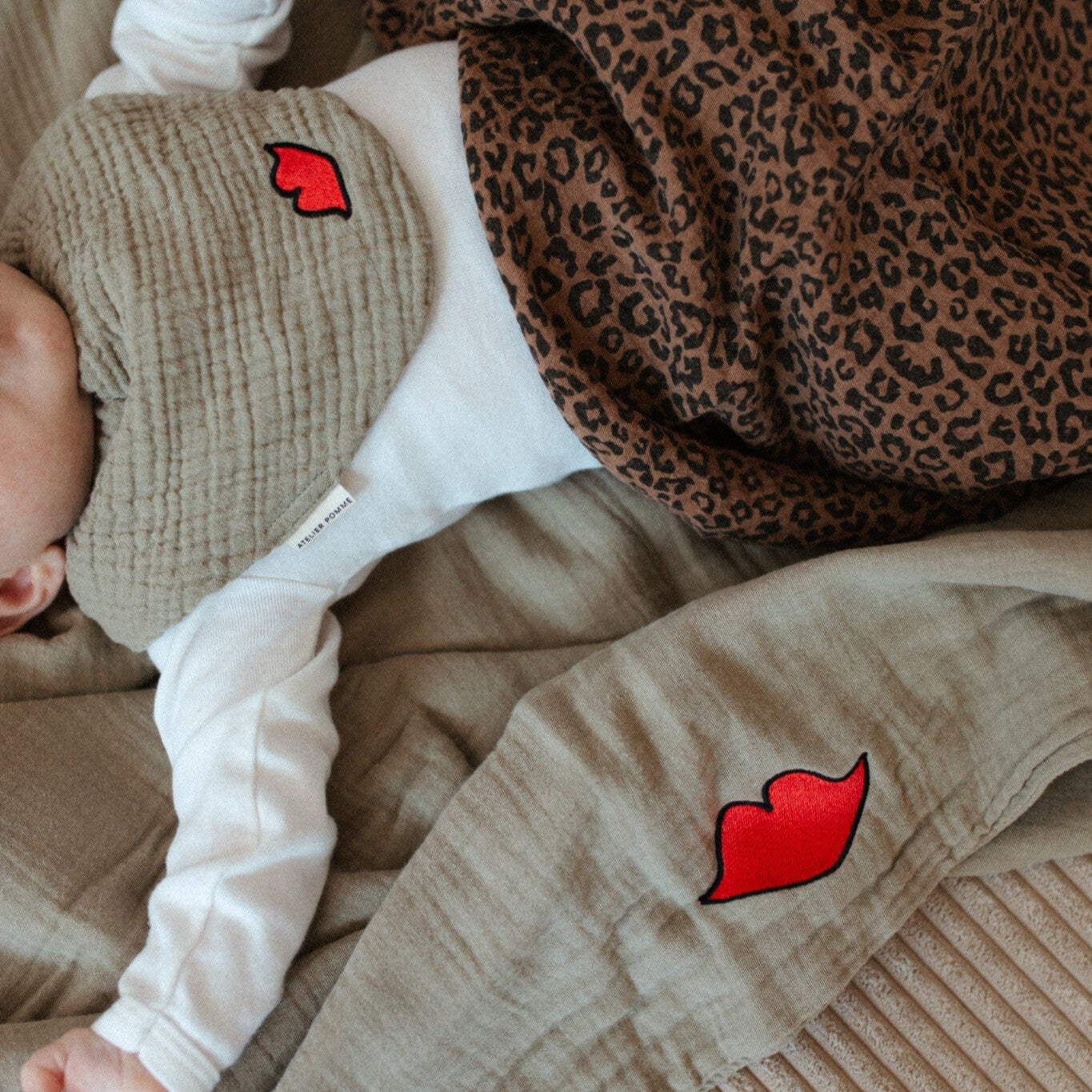 TINY BIB | MORNING MOSS