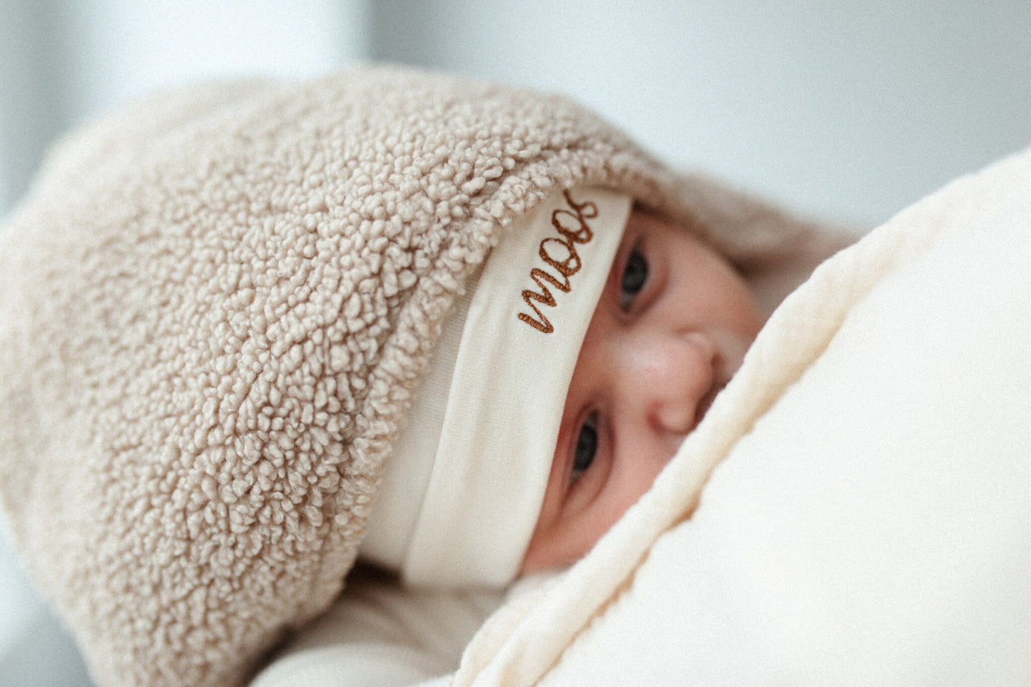 TEENY TINY BEANIE | COSY WHITE