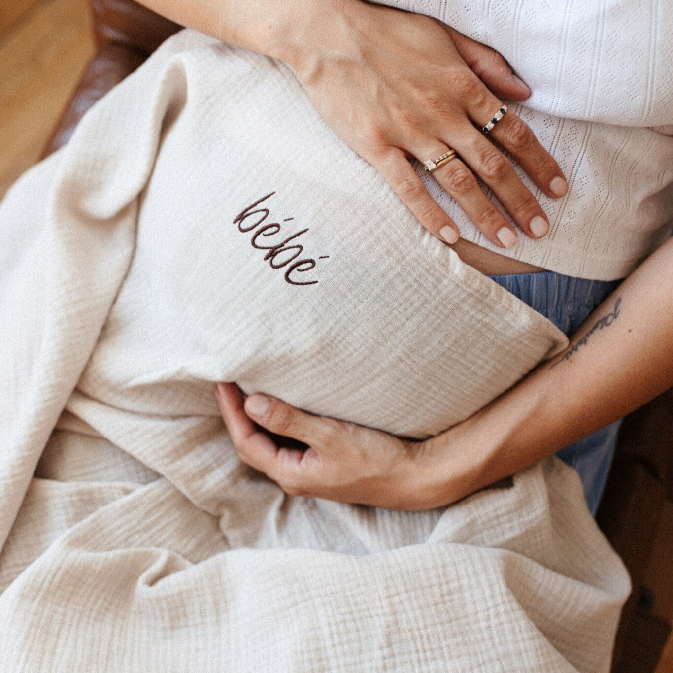 GIANT SWADDLE | BONJOUR BEIGE