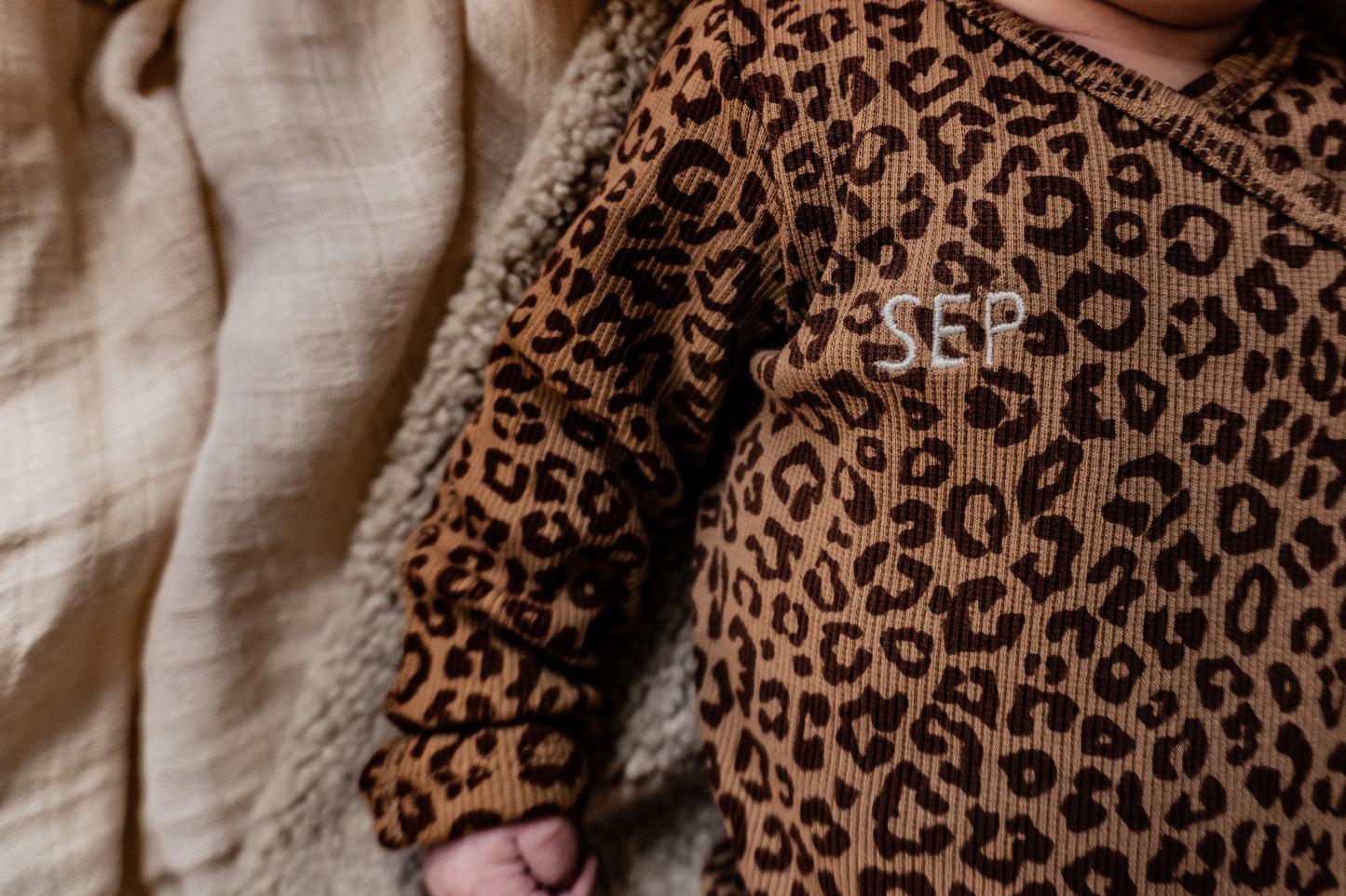 ROMPER WRAP THE BABY - LEOPARD