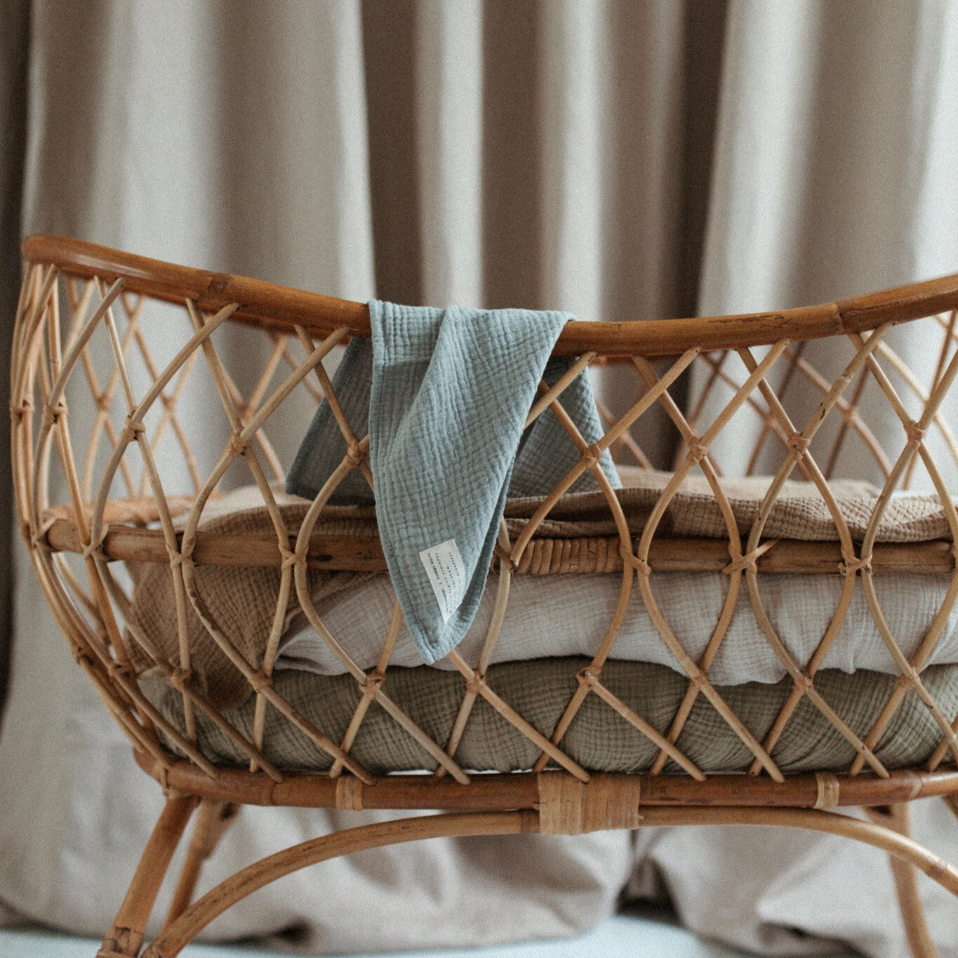 PETIT TOWEL | FEELIN' GREY