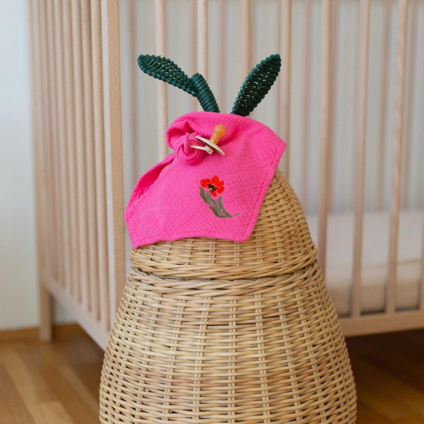 PACIFIER CLOTH CUDDLE | BLOWY BUBBLEGUM