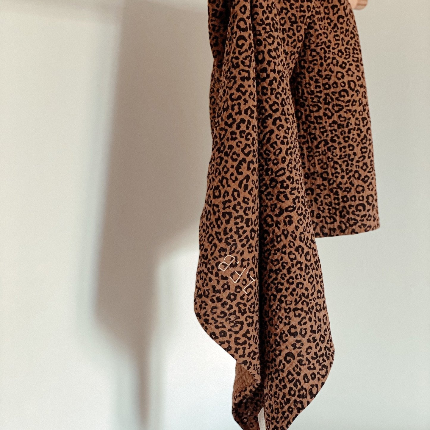 HUGE TOWEL | LEOPARD