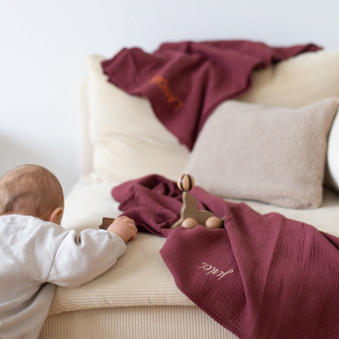 HUGE TOWEL | BURGUNDY BOO