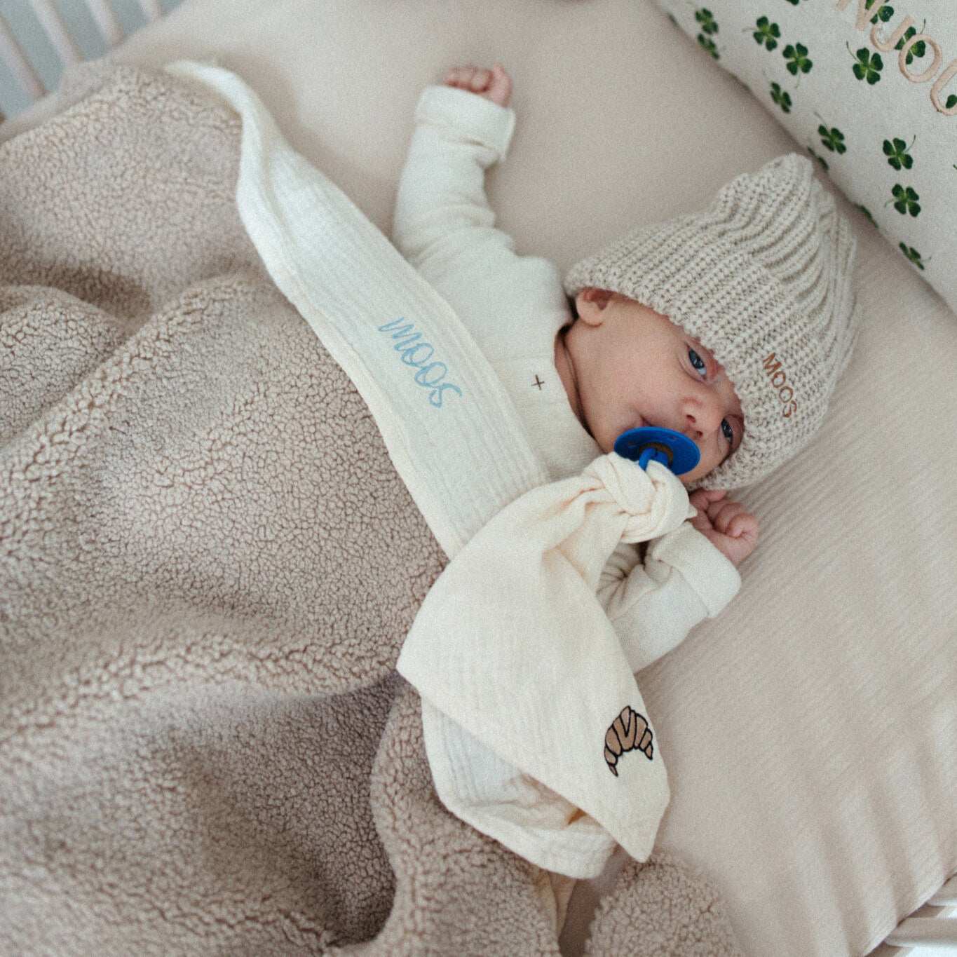PACIFIER CLOTH CUDDLE | COSY WHITE