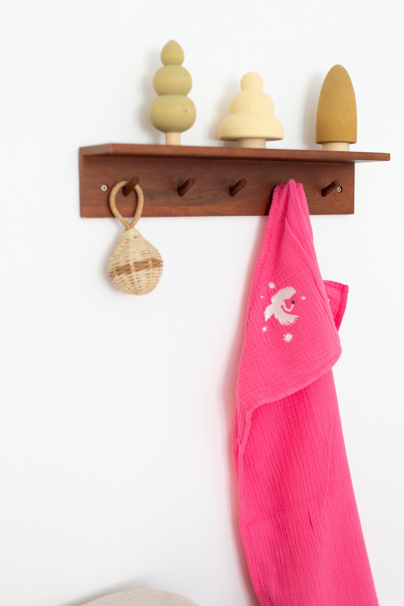BATH TOWEL | BLOWY BUBBLEGUM