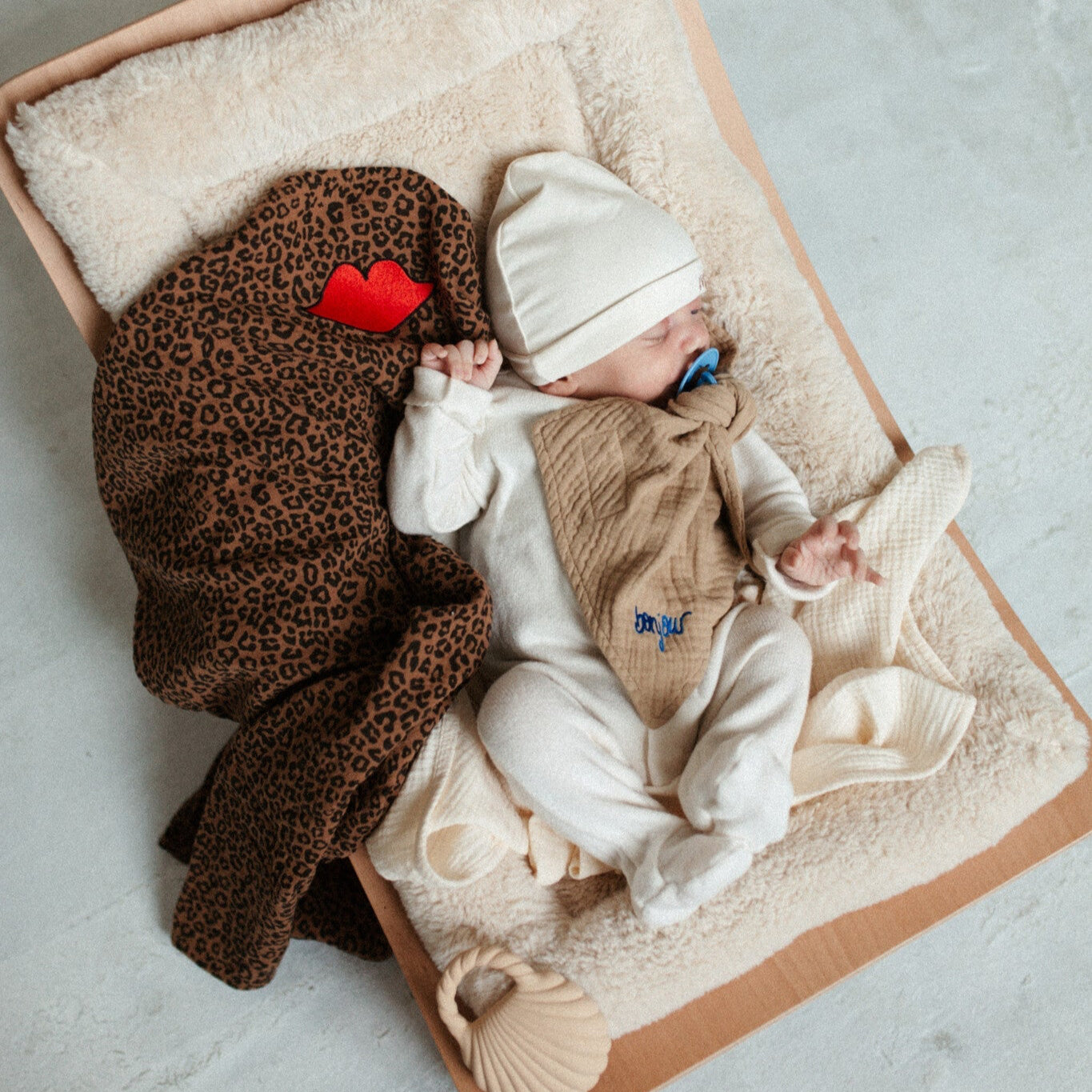 HUGE TOWEL | LEOPARD
