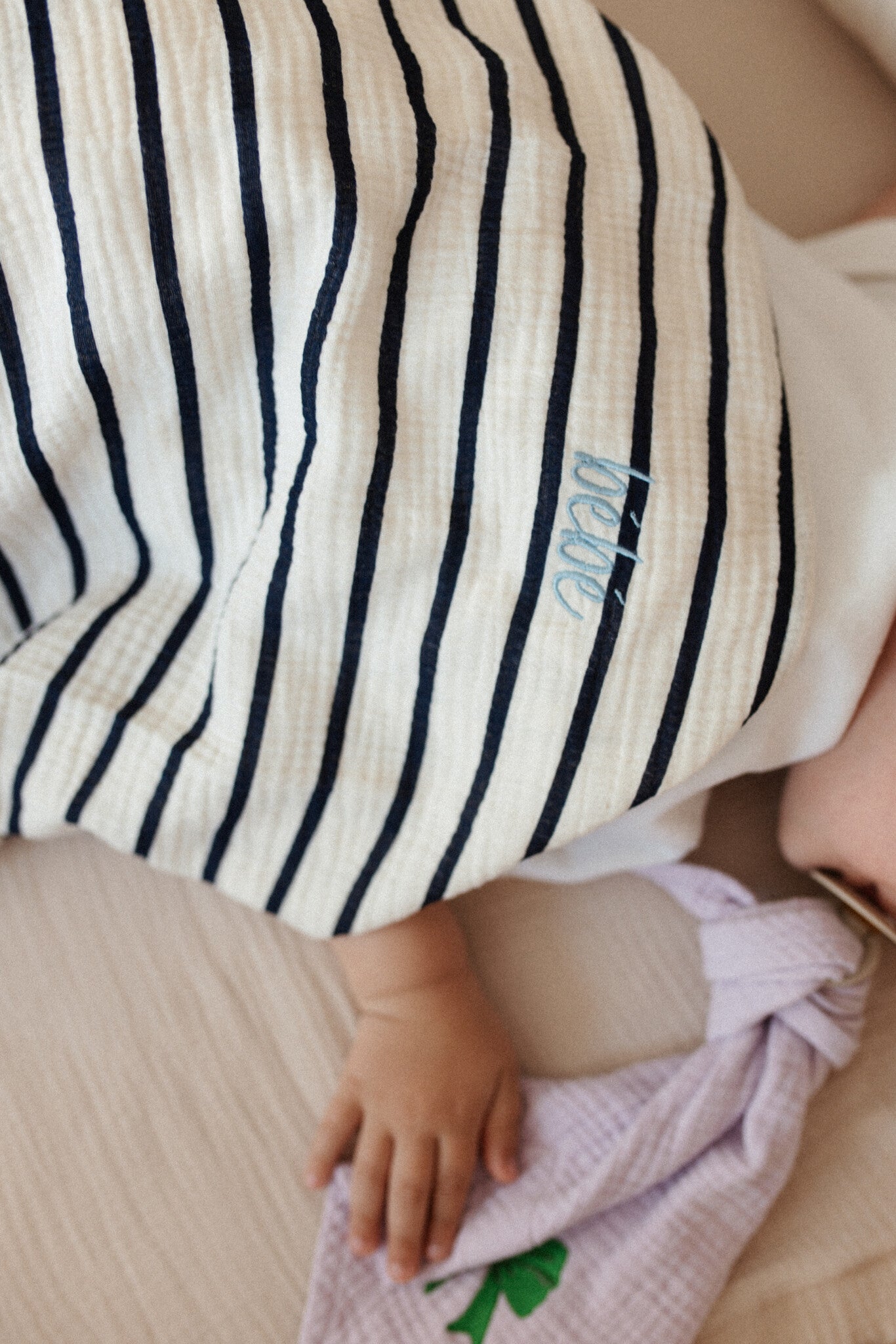 HUGE TOWEL - THE BRETON STRIPE
