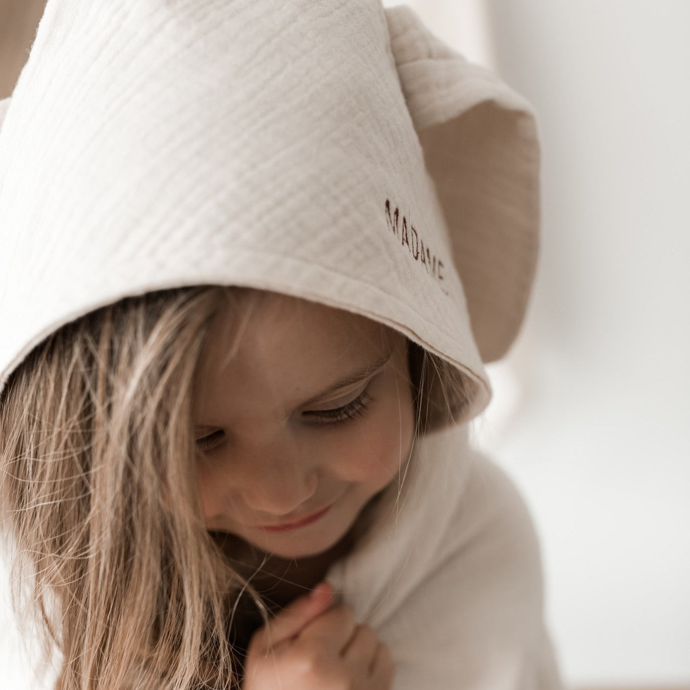 BATH CAPE | COSY WHITE
