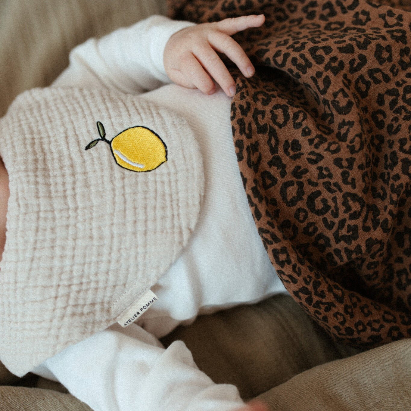 TINY BIB | BONJOUR BEIGE