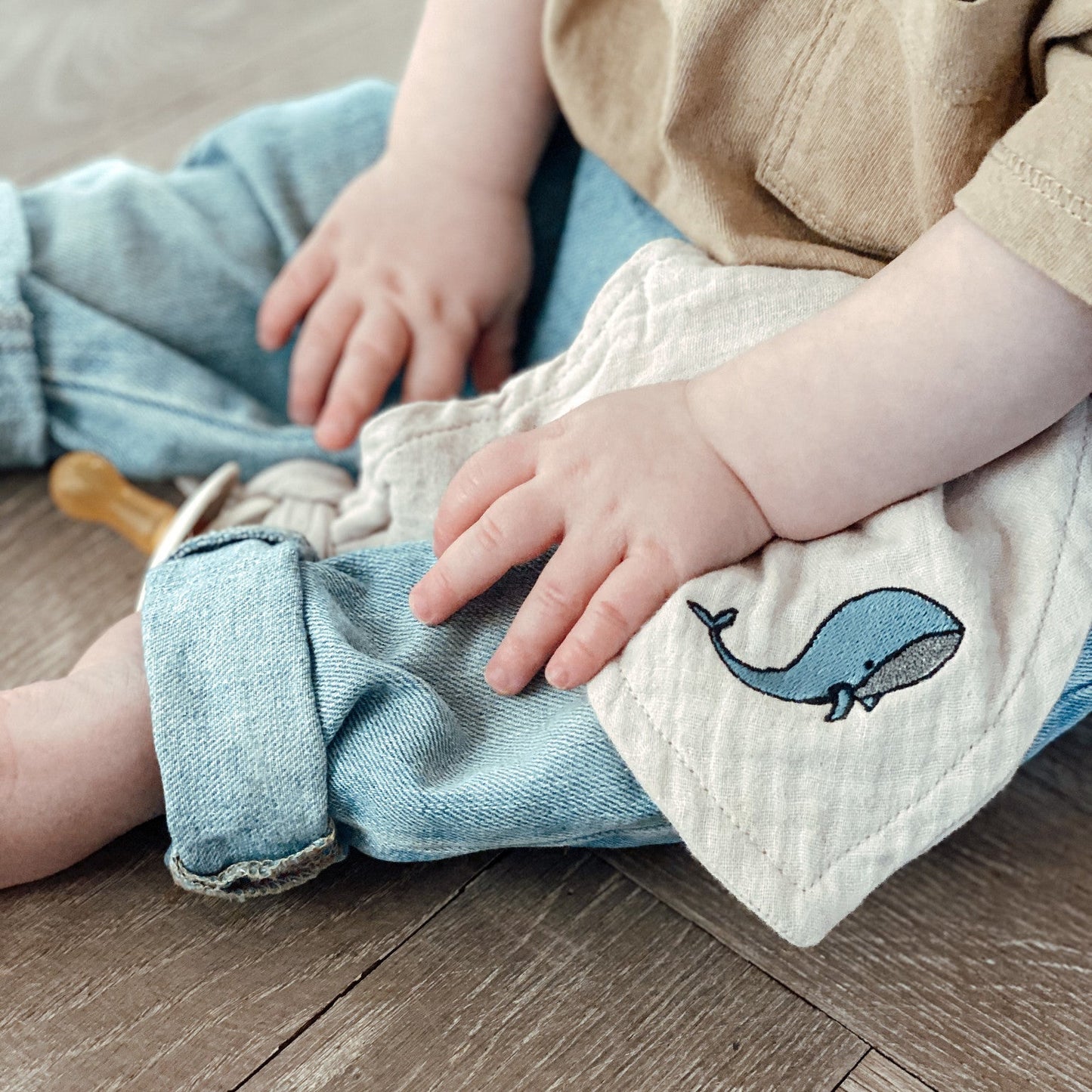 PACIFIER CLOTH CUDDLE | BONJOUR BEIGE