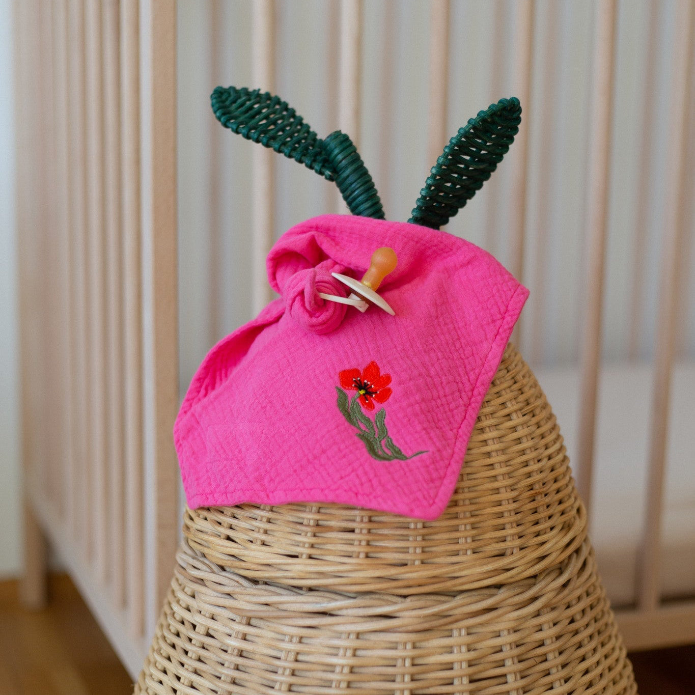 PACIFIER CLOTH CUDDLE | BLOWY BUBBLEGUM