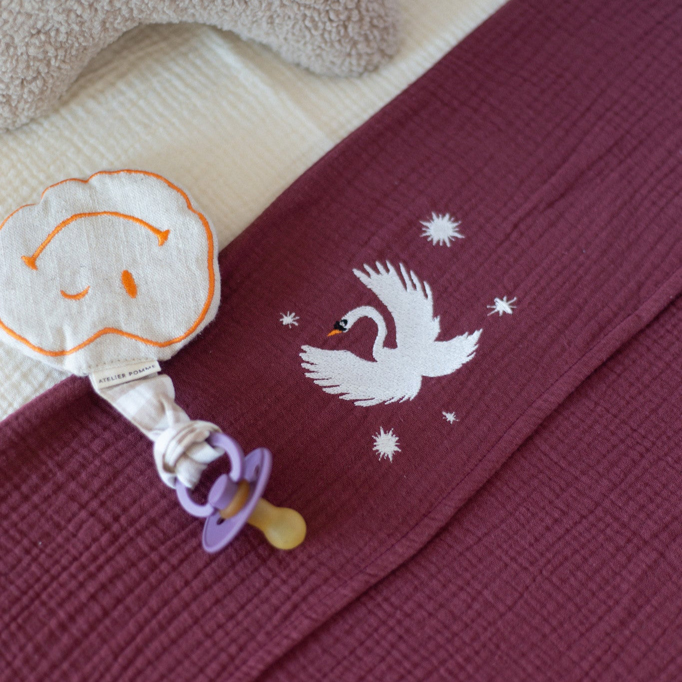 FLAT SHEET CRIB | BURGUNDY BOO
