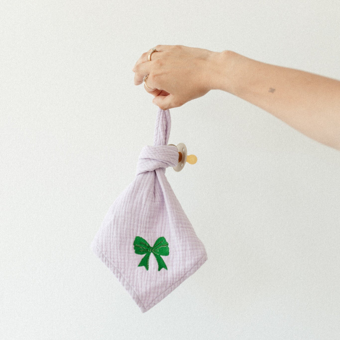 PACIFIER CLOTH CUDDLE | LUCKY LILA
