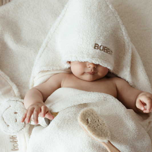 TEDDY HOODED BLANKET - SNOWY