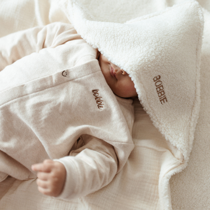 TEDDY HOODED BLANKET | SNOWY