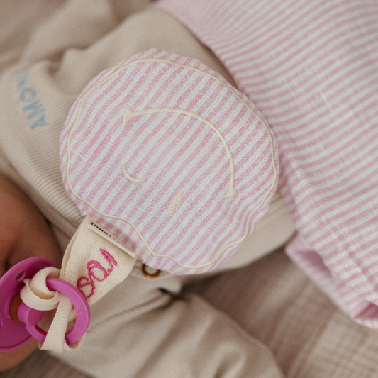 PACIFIER CLOTH - POMME - LOVELY LINEN PINKY PROMISE