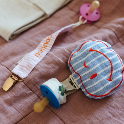PACIFIER CLOTH  POMME | LOVELY LINEN L'AMOUR