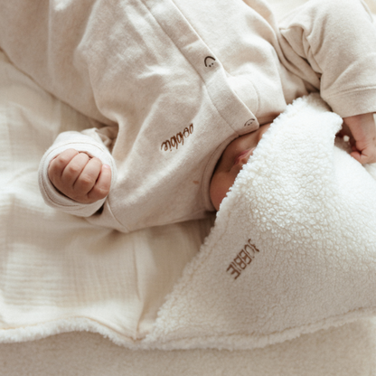 TEDDY HOODED BLANKET | SNOWY