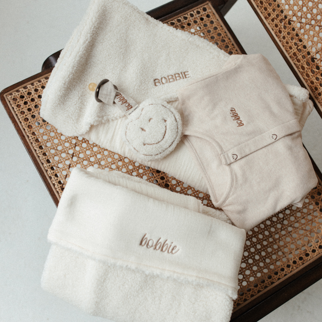 teddy dekens, romper, speen met gepersonaliseerde speenkoord