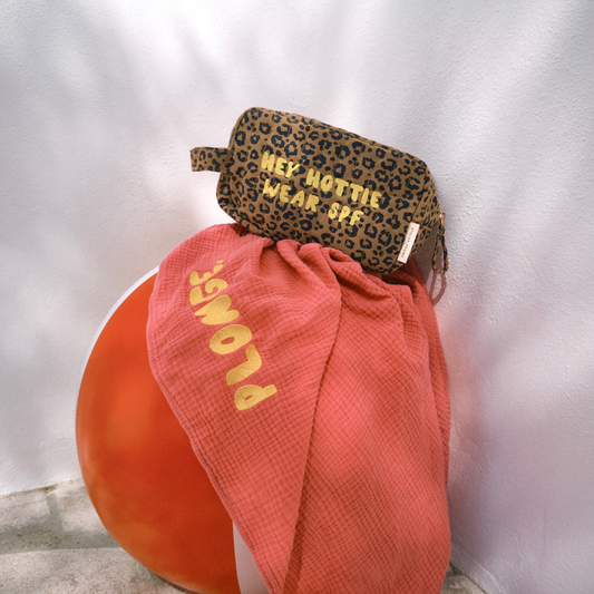 Pouch Leopard | Hey Hottie, Wear SPF