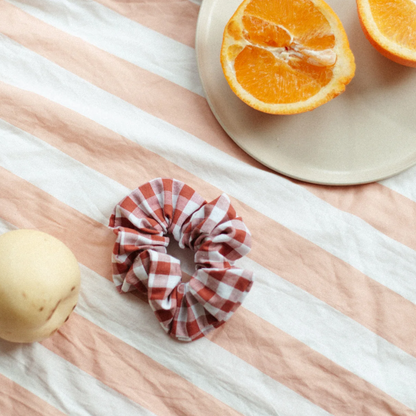 CHECKED OVERSIZED SCRUNCHIE