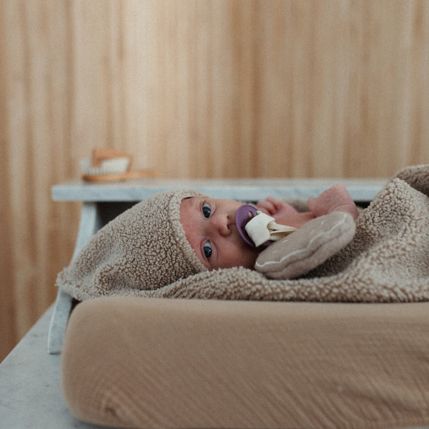 TEDDY HOODED BLANKET | BONJOUR BEIGE