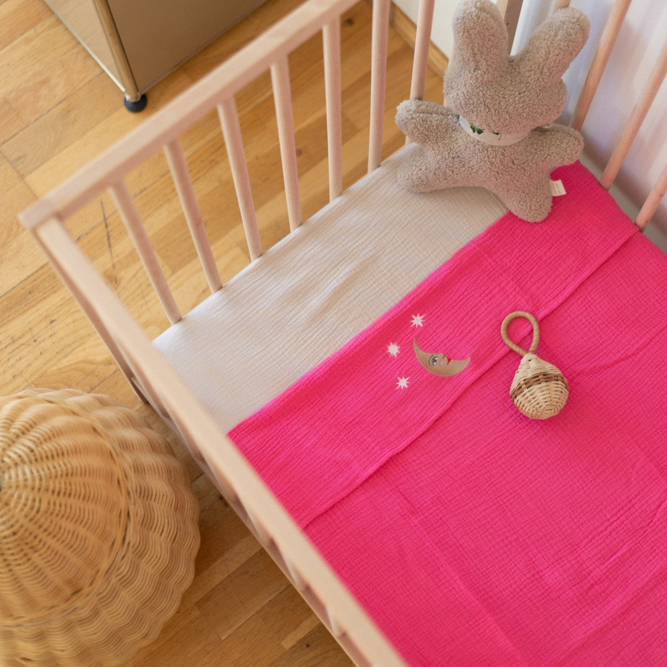 FLAT SHEET COT | BLOWY BUBBLEGUM