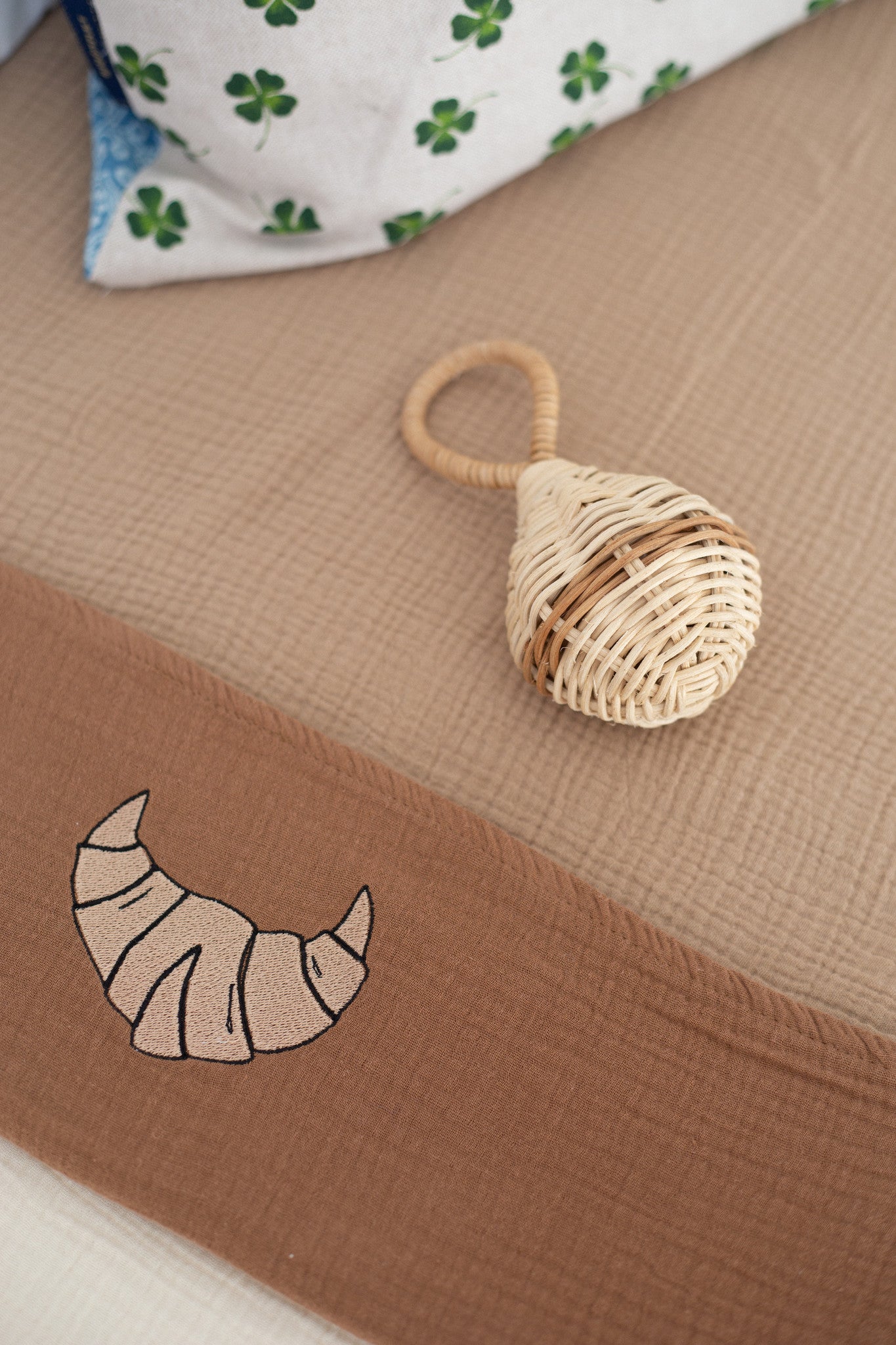 MUSLIN BLANKET COT | FINE BROWN