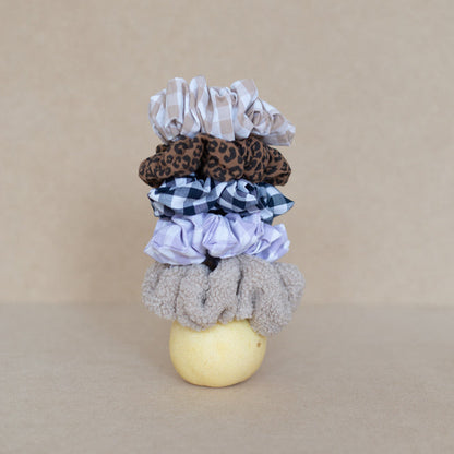 CHECKED OVERSIZED SCRUNCHIE