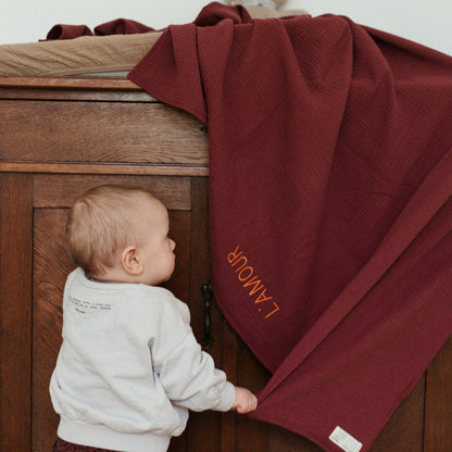 GIANT SWADDLE | BURGUNDY BOO