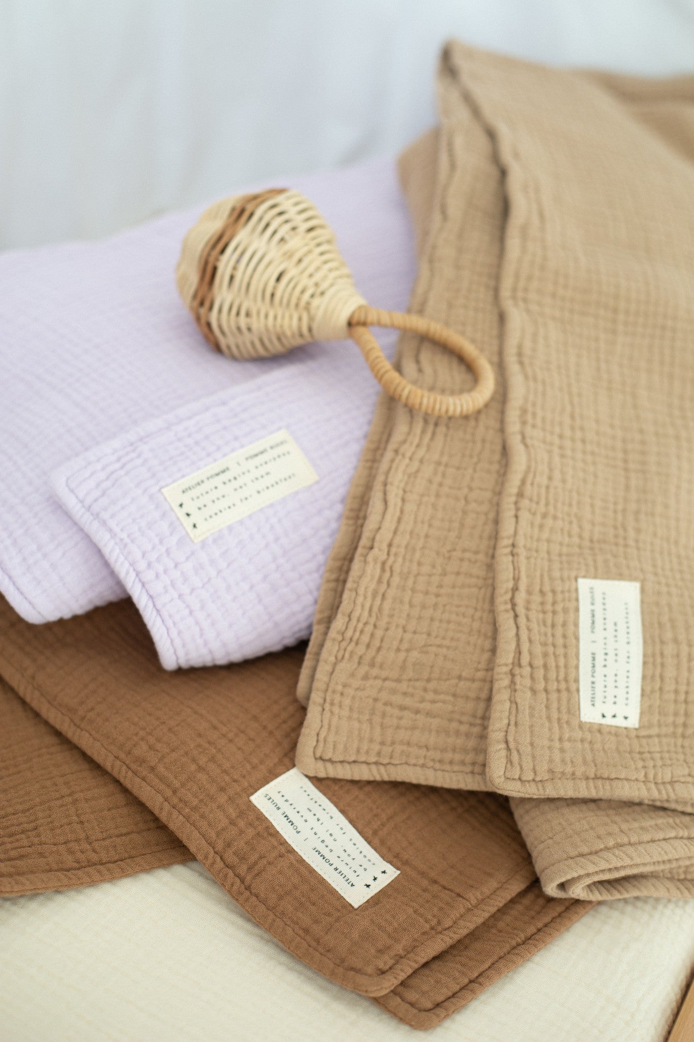 MUSLIN BLANKET COT | FINE BROWN