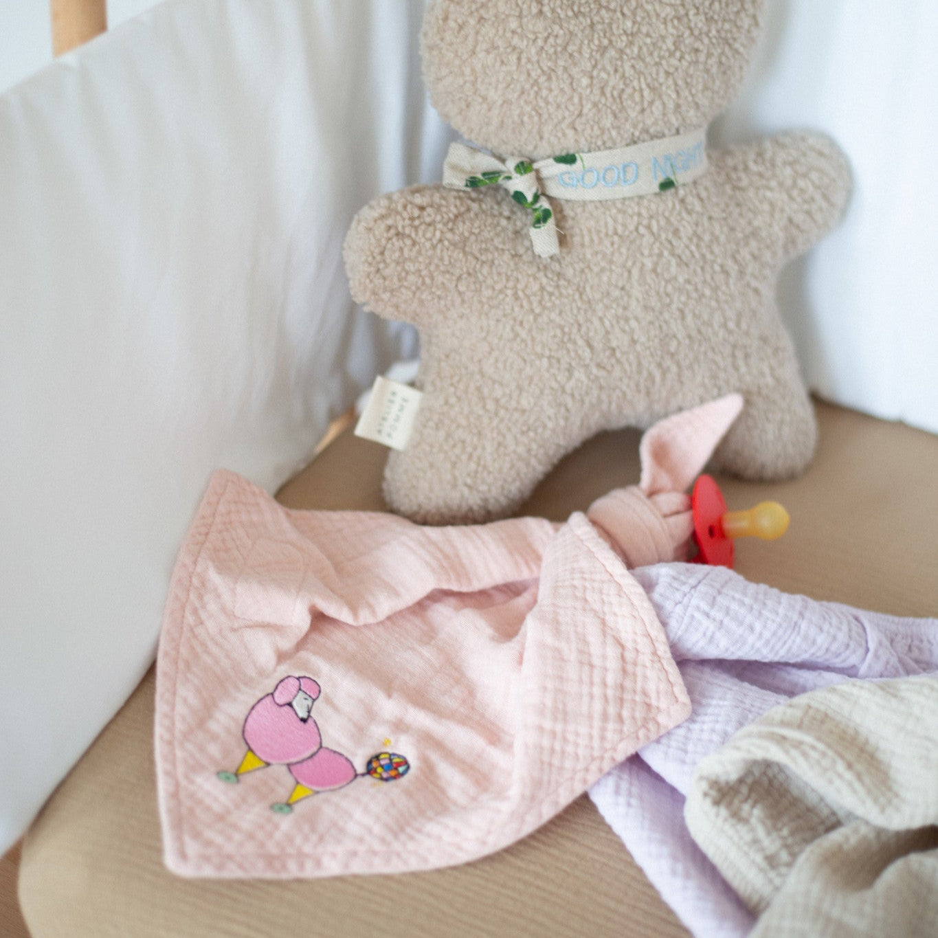 PACIFIER CLOTH CUDDLE | PINKY PROMISE