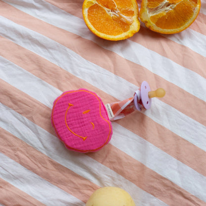 PACIFIER CLOTH POMME | BLOWY BUBBLEGUM