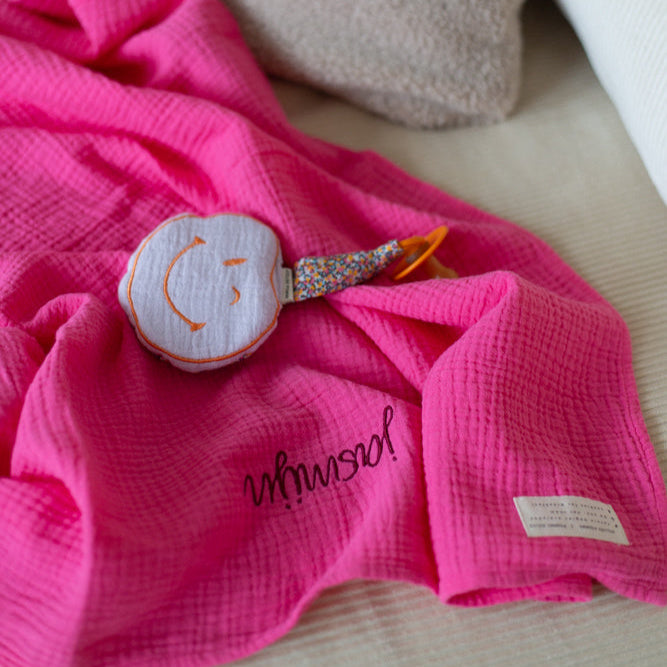 HUGE TOWEL | BLOWY BUBBLEGUM