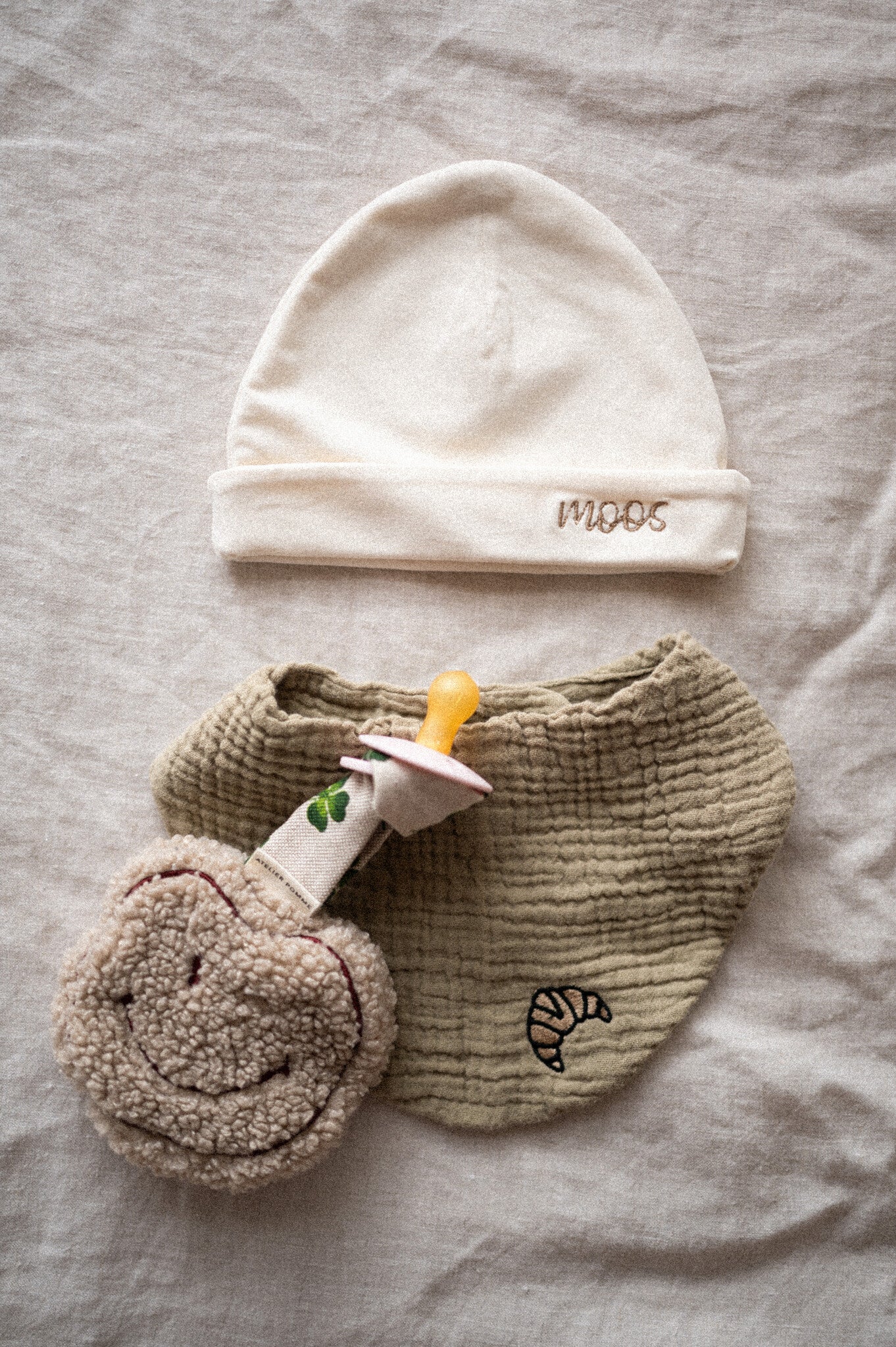 TEENY TINY BEANIE | COSY WHITE