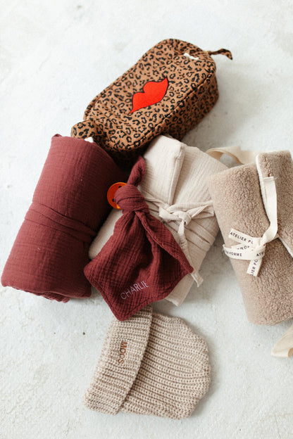 PACIFIER CLOTH - CUDDLE - BURGUNDY BOO