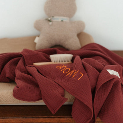 GIANT SWADDLE | BURGUNDY BOO