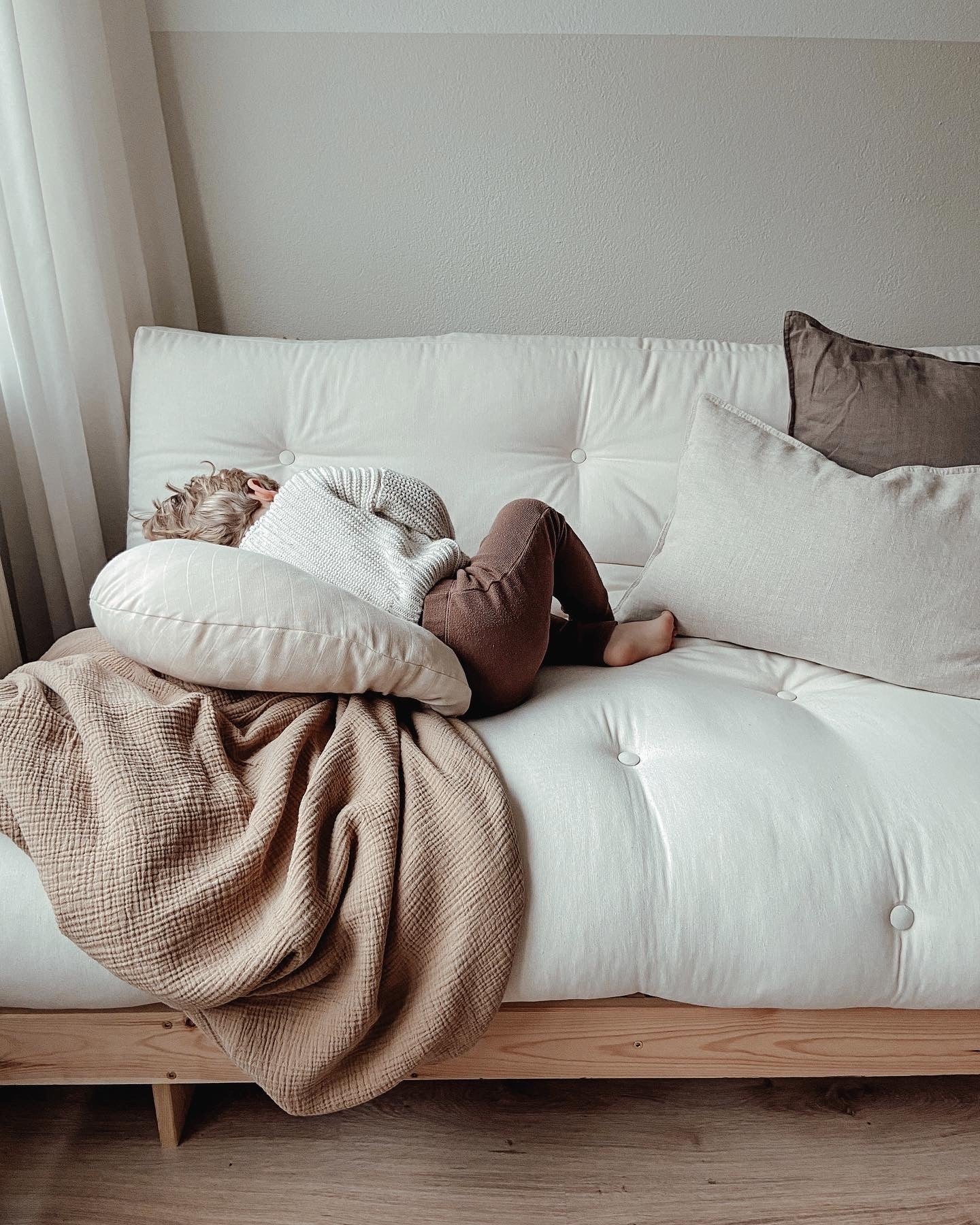 MUSLIN BLANKET COT | FINE BROWN