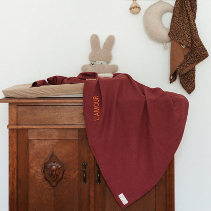 GIANT SWADDLE | BURGUNDY BOO