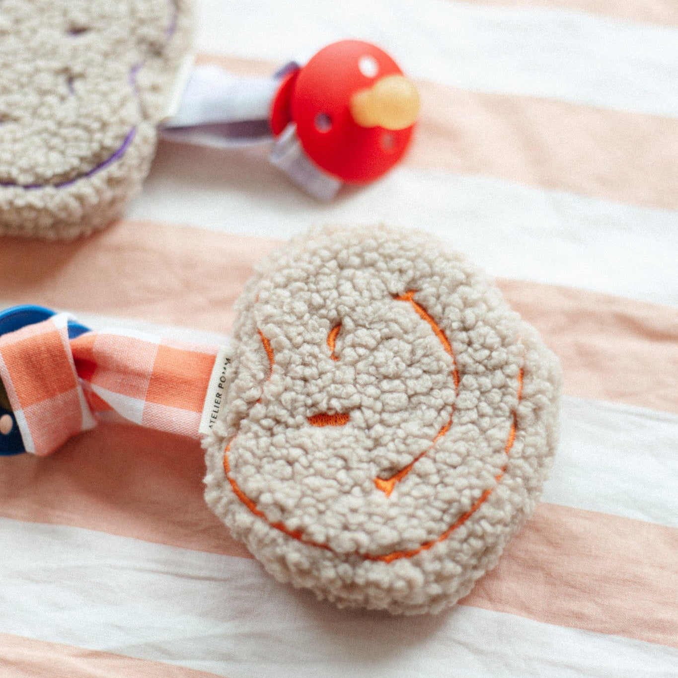PACIFIER CLOTH POMME TEDDY | OOPSY ORANGE