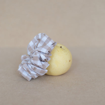 CHECKED OVERSIZED SCRUNCHIE