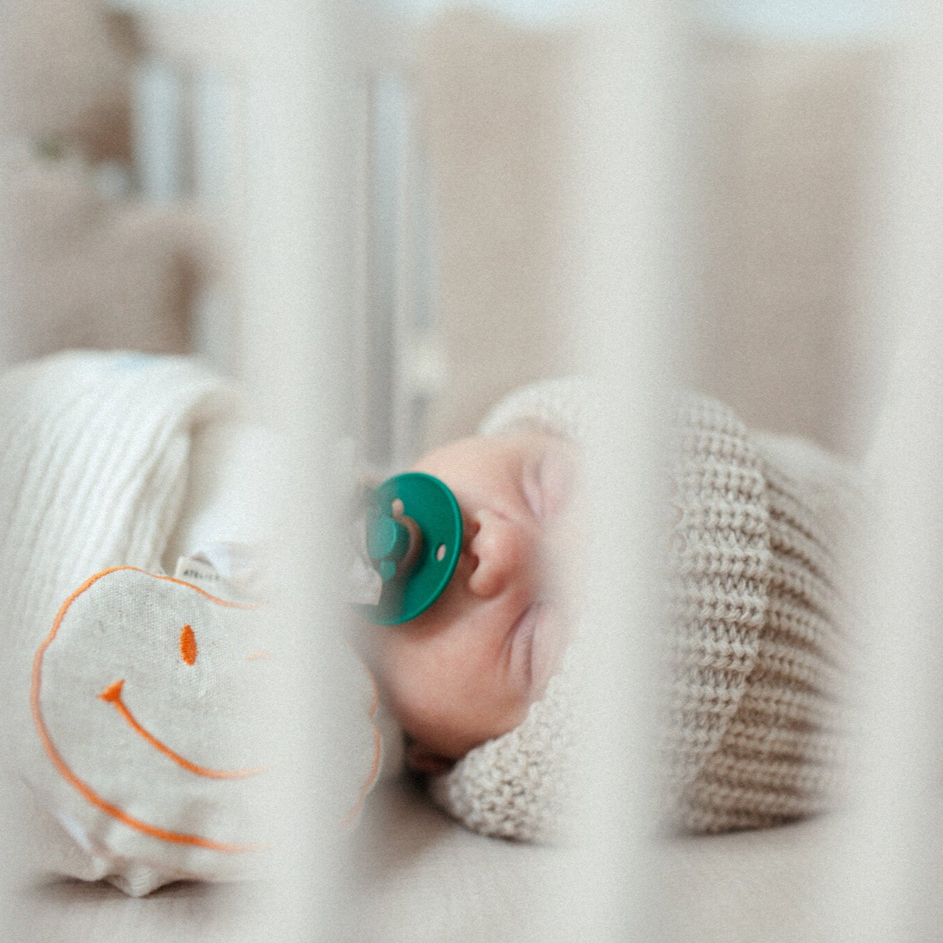 PACIFIER CLOTH POMME | LOVELY LINEN