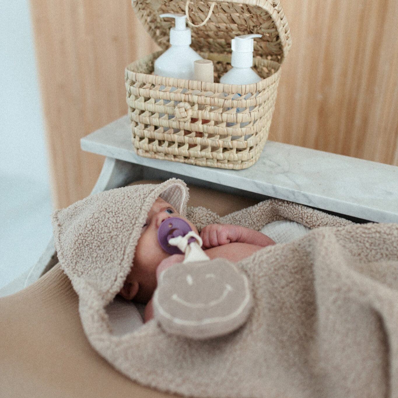 TEDDY HOODED BLANKET | BONJOUR BEIGE